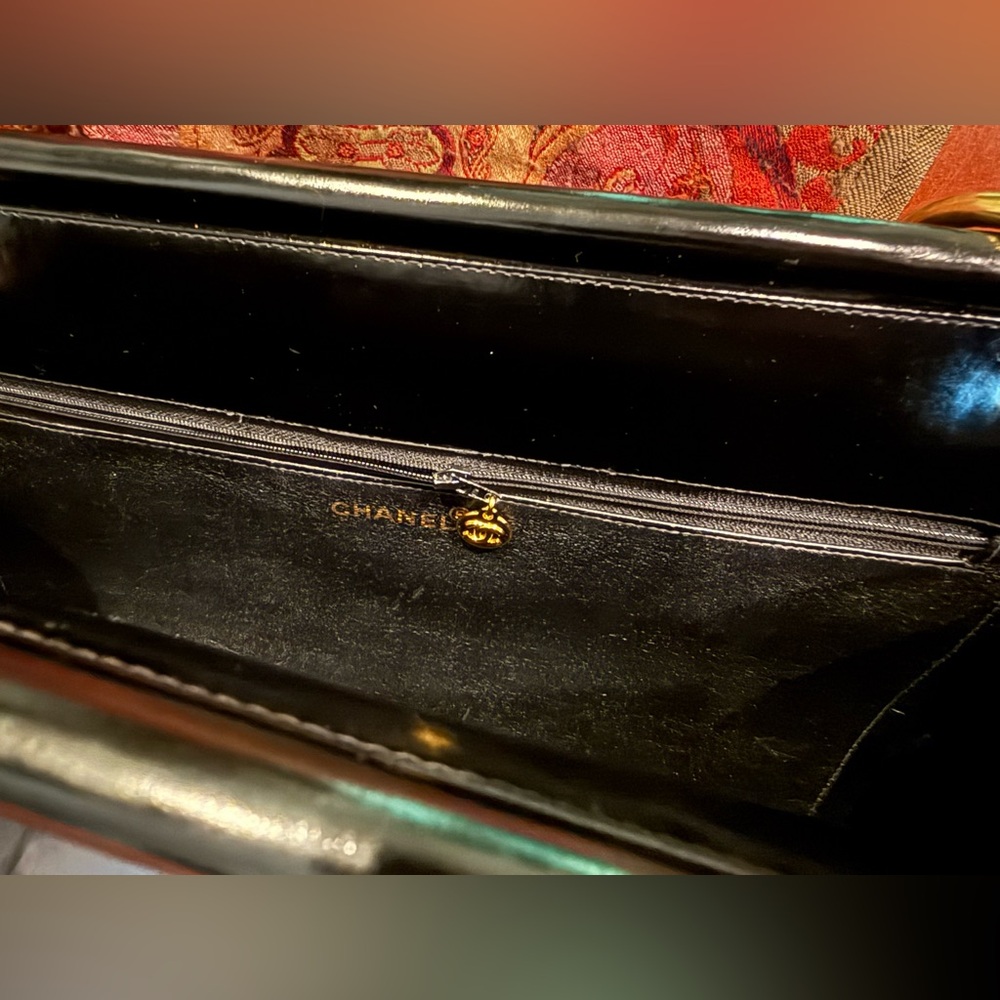 Chanel Quilted Patent Leather Frame Tote, Black - Picture 4 of 6